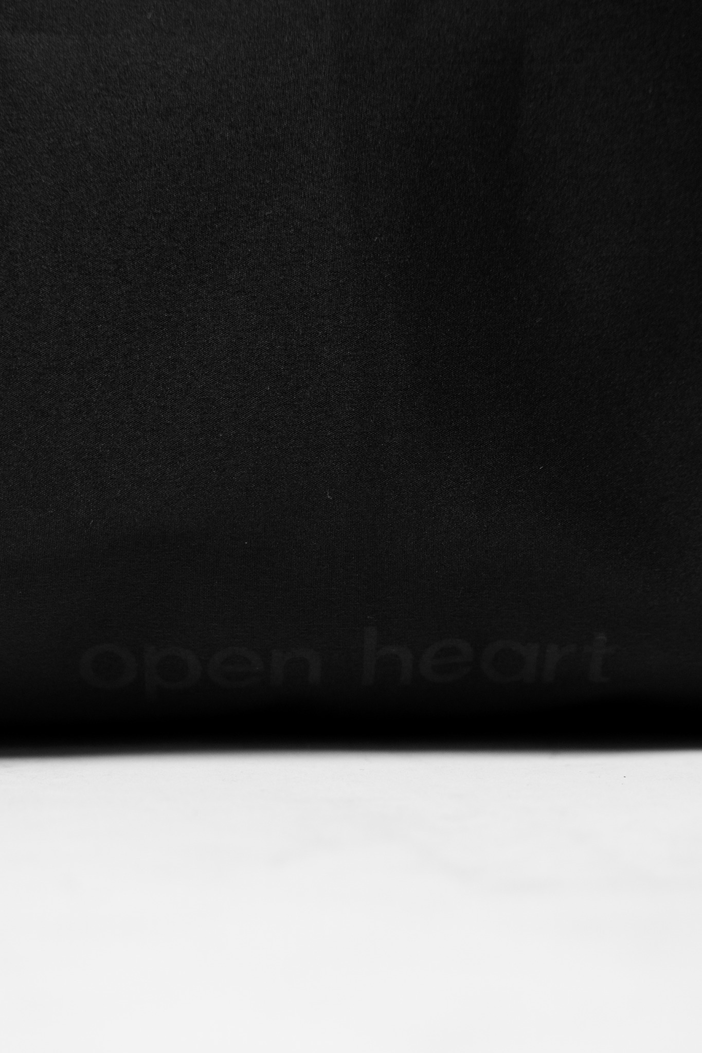 open heart garment bag, détail
