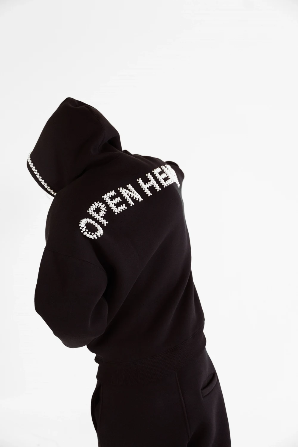 black pearl- zip hoddie, detail view